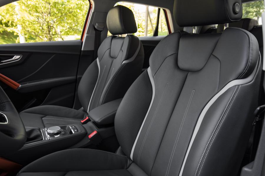 Интерьер Audi Q2 TDI Design 2016 года  (WW) (фото 12 из 14)